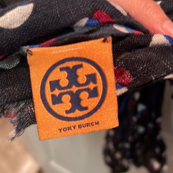 Tory Burch Linen Scarf - Picture 5 of 5